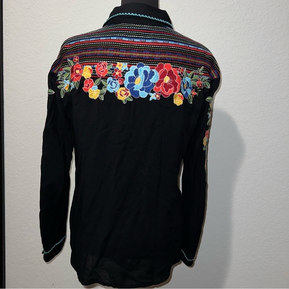 Andree by Unit embroidered floral blouse - Picture 4 of 6